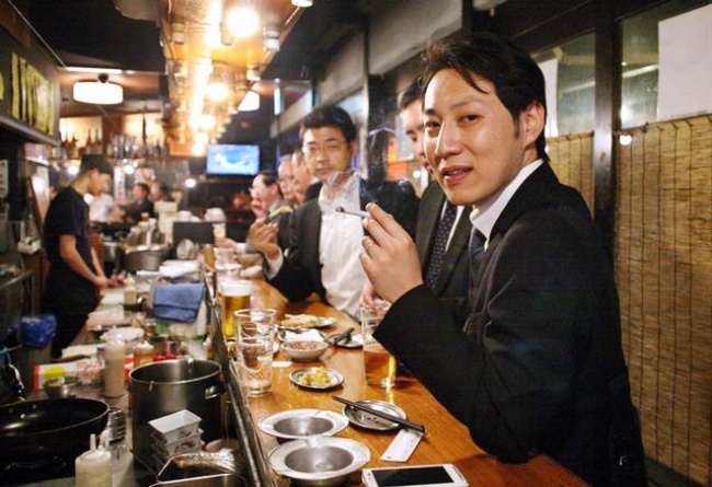 Татиноми — популярные японские бары, где можно только стоять