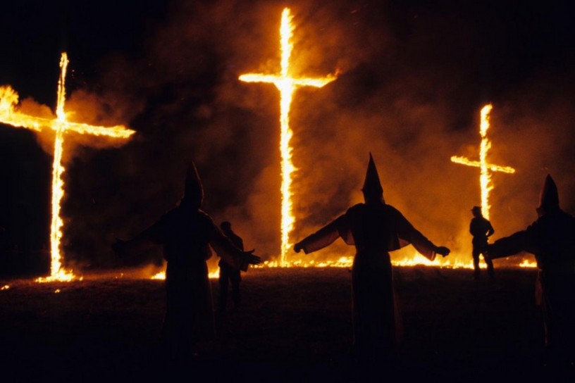 Burning cross. Горящий крест ку-клукс-клан.